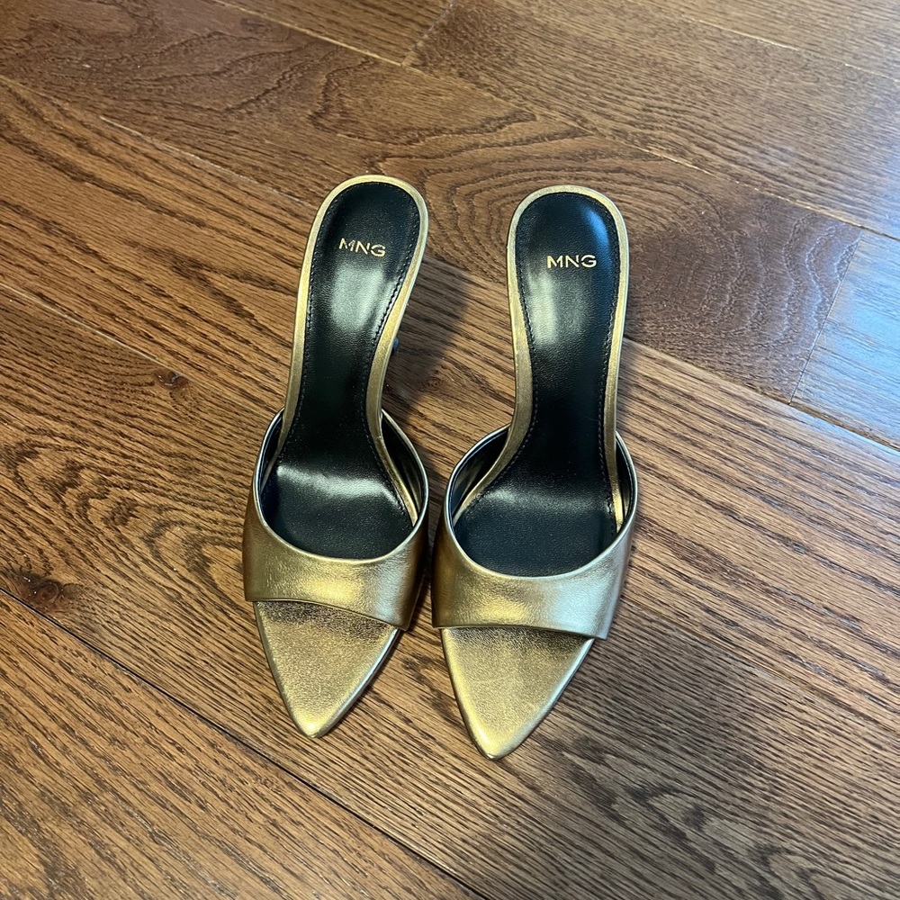 Mango gold mules